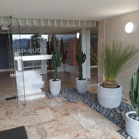 Lovely 35 M2 In Center - Bd Des Pyrenees - Private Parking Space * Pau